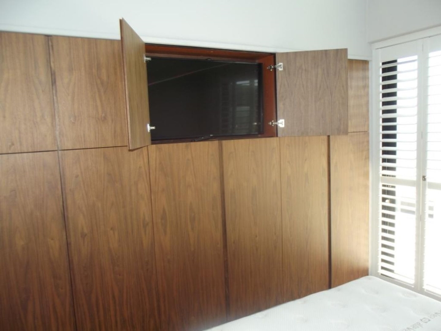 3 Bedroom Property for Sale in Bloubergrant Western Cape